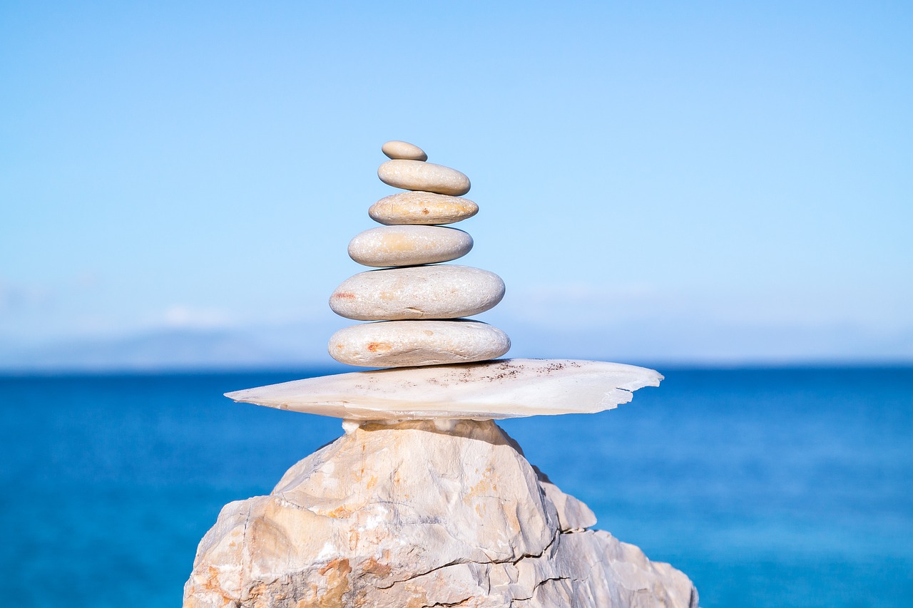 rock, balance, spa-4239769.jpg