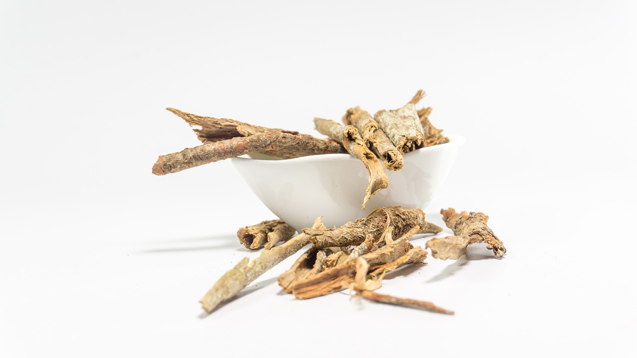 dried cassia, bark, white-2477479.jpg